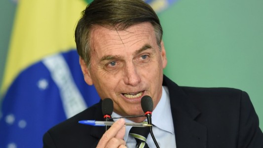 "Como presidente voy a usar esta arma": por decreto, Bolsonaro flexibilizó su uso
