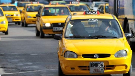 Taxistas se movilizan en contra del sorteo de chapas