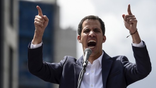 El primer comunicado de Juan Guaidó como presidente interino de Venezuela