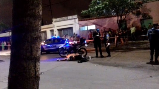Robo, persecución y muerte: motochorro falleció tras chocar contra un auto