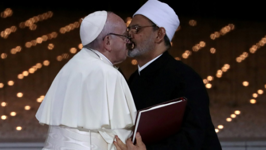 Foto viral e histórica del Papa en la tierra del Islam
