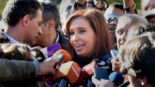 Citan a indagatoria a Cristina y a 100 empresarios por la causa de los cuadernos de las coimas