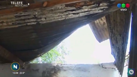 La tormenta les voló el techo de la casa