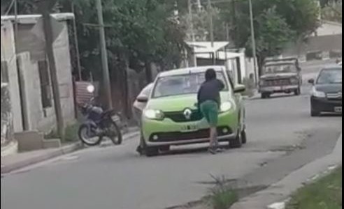 Emboscada y violento robo a un remisero