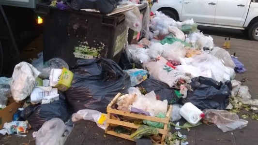 Tras el feriado, el centro amaneció repleto de basura