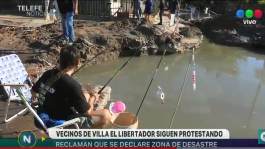 Pesca en cloacas de Villa El Libertador