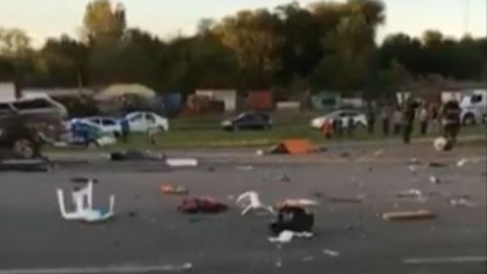 Choque y vuelco en Carmen de Areco: 9 muertos