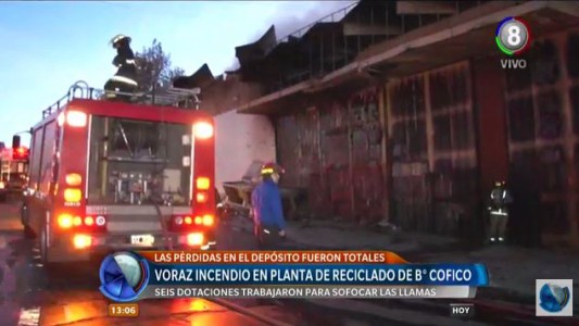 Pérdidas totales tras incendiarse una planta de reciclado