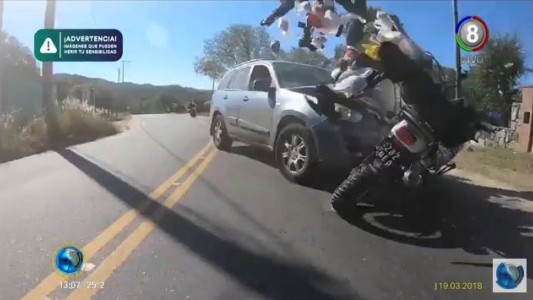 Impactante: Motociclista filma el momento exacto del accidente