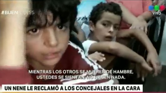 Un nene le reclamó a los políticos: "Nos morimos de hambre"