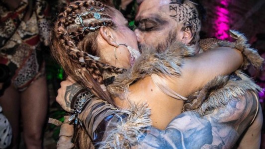 La fiesta vikinga "hot" del novio de Miriam Lanzoni
