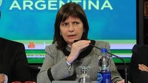 Bullrich: "El paro de mañana es el riesgo país"