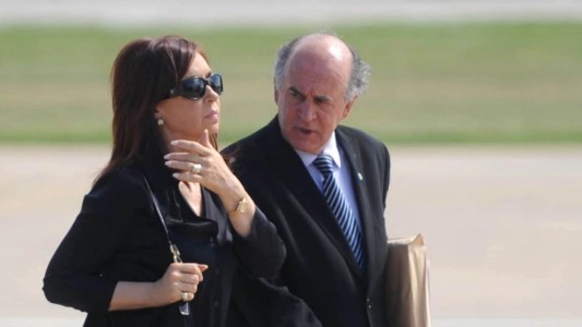 Parrilli no descartó un encuentro de Cristina con Macri