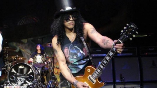 Slash rockeó Córdoba en la Plaza de la música
