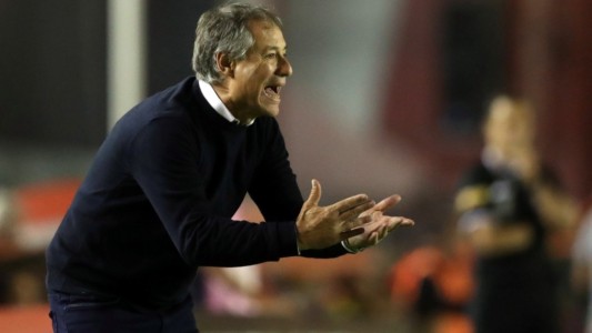 Independiente despidió a Holan: ¿lo reemplaza Beccacece?