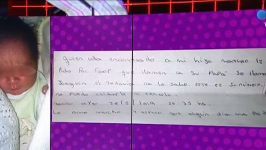 Hallan a bebé abandonado en caja con una nota en su pecho