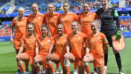 El look salvaje de la delantera holandesa que sorprende a todo el Mundial de Fútbol Femenino