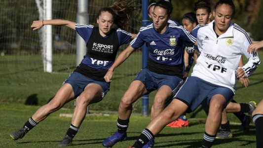 Argentina enfrenta a Inglaterra en el Mundial femenino