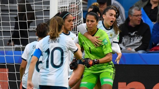 Mundial de fútbol femenino: la selección argentina enfrenta a Escocia, en una cita con la historia