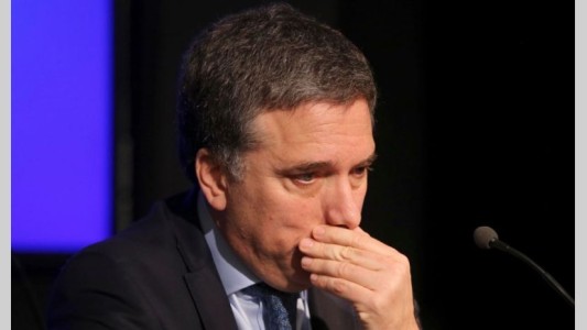 Dujovne: la inflación anual estaría cercana al 40%