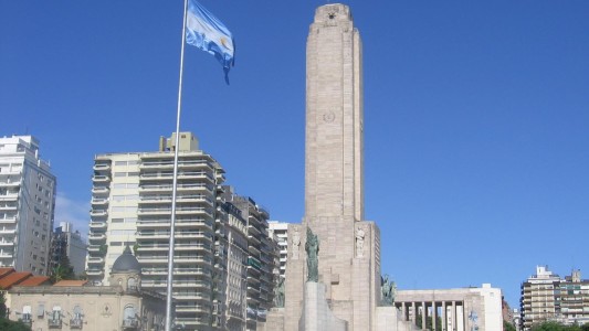 Los actos por el Día de la Bandera, divididos