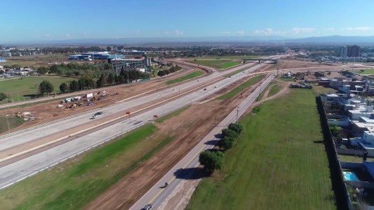 Se cerró el anillo de Avenida de Circunvalación, lo recorrimos en  en 33 minutos