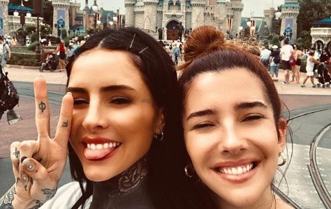 ¿Y la crisis?: Cande Tinelli se fue de vacaciones a Disney