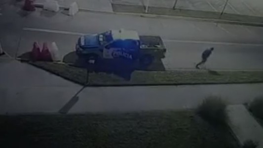 Insólita fuga: un preso escapó del patrullero aprovechando que los policías dormían