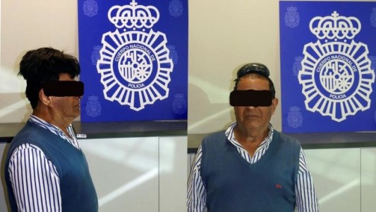Operación peluquín blanco": intentó entrar a España con medio kilo de cocaína debajo de su peluca