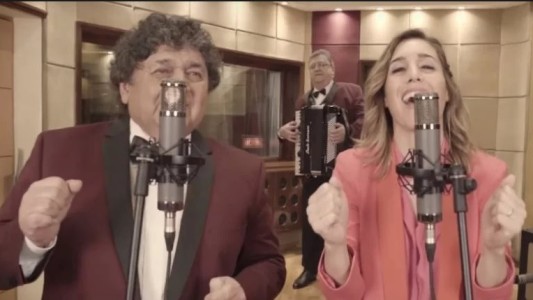 Soledad y Los Palmeras presentaron "La Suavecita"