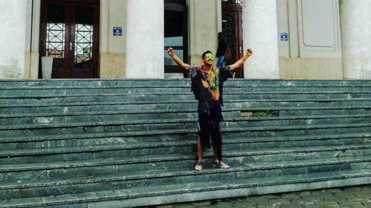 "Soy el hambre que pasaron mi papá y mamá": emotiva carta de un joven al recibirse de Ingeniero Químico