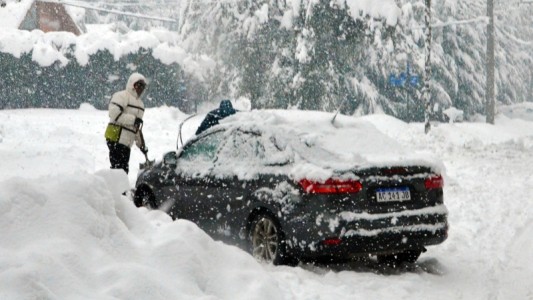 Cuatro días sin luz, ni agua en Villa La Angostura: perdieron el 40% de los turistas
