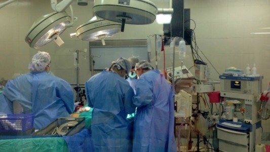 Un año de prisión para un cirujano del Churruca que le perforó el intestino a una paciente