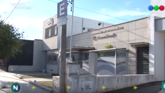 Clausuraron el quirófano en el que operaron a la joven que murió tras la corrección mamaria