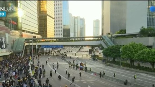 Hong Kong: se lleva a cabo la primera huelga general en 50 años