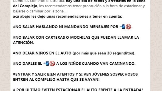 Con un instructivo por Whatsapp, un profesor ayuda a prevenir robos