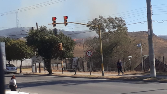 Controlaron el incendio en La Calera pero las llamas acechan en La Granja