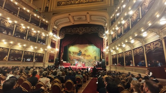 Teatro Del Libertador. Proclaman a las autoridades electas el 12 de mayo