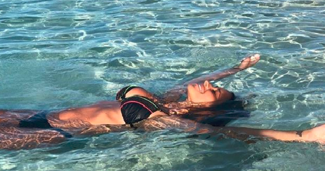 Estalló el verano europeo: la foto de Antonela Roccuzzo al borde de la pileta en bikini