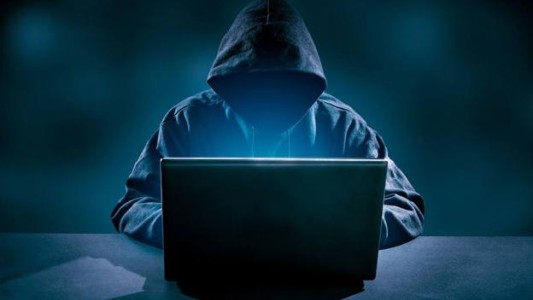 Hackearon datos de la Policía Federal y el twitter de Prefectura