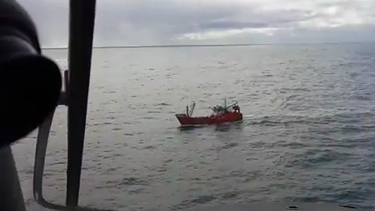 Rescate en altamar: un pescador se descompensó y fue rescatado por Prefectura