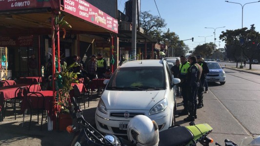 Insólito: le robaron el auto y lo encontró al otro día con el ladrón dormido adentro