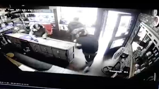 Ladrones se sirvieron joyas en bandeja