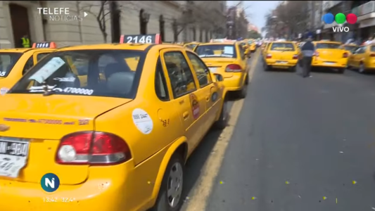 Conflicto Uber: Taxistas y remiseros protestaron contra el servicio de transporte digital