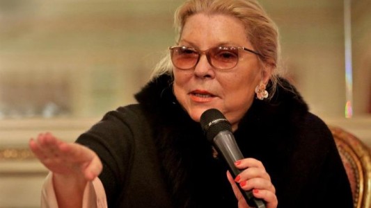 Carrió: "El objetivo del Gobierno es que no nos vuelvan a saquear con el dólar, como en 2001"