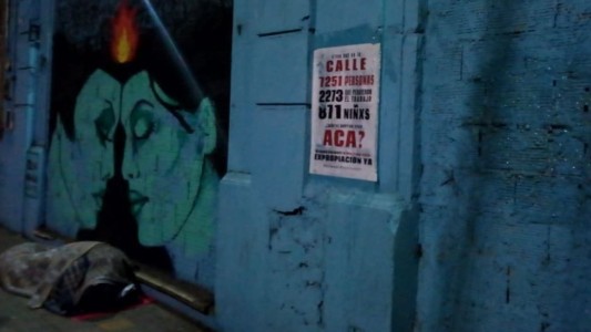 Más de 200 propiedades tapiadas amanecieron empapeladas