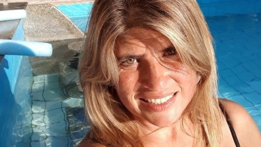 Un hombre la abrazó, cayó al piso y murió: investigan el misterio con las cámaras de seguridad