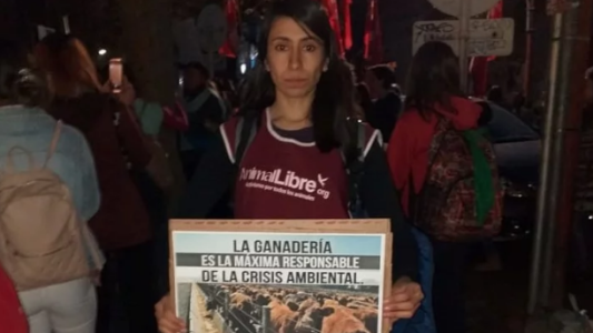 Activistas veganos protestaron en la Fiesta del salame de Tandil (1)