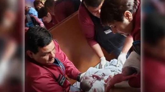 Buenos Aires: parto y nacimiento de mellizos sietemesinos en un "albergue transitorio"