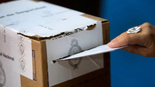 Elecciones: hicieron un simulacro de escrutinio tras las fallas de las PASO